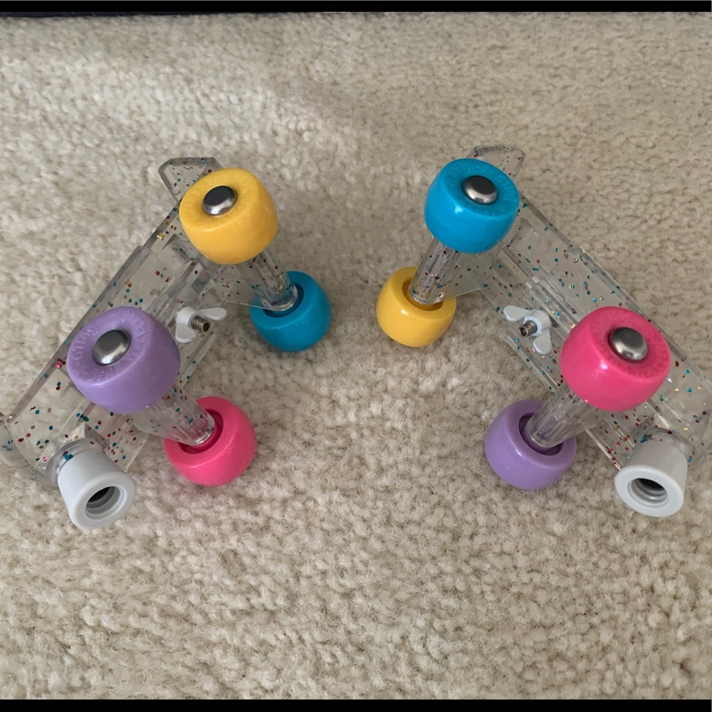 Build-A-Bear Skates - Picture 2 of 2